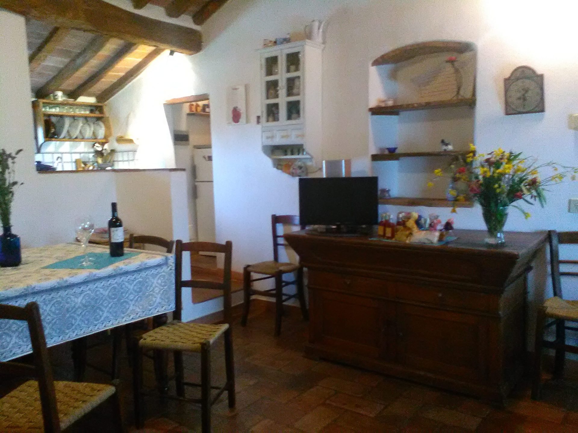 podere-tara-sala-pranzo